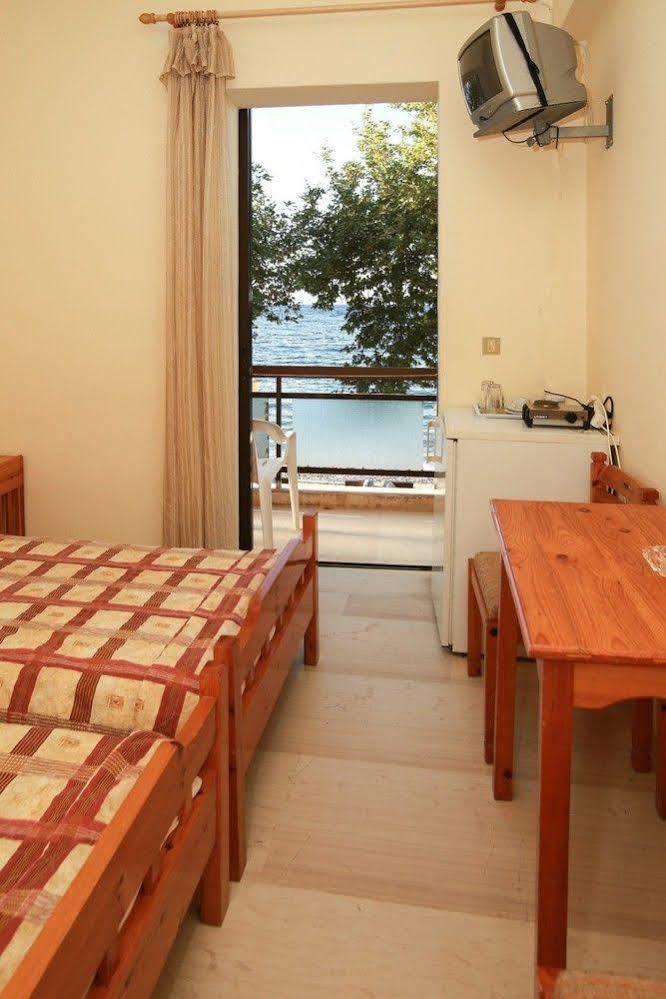 Astir Rooms Poros  Exterior photo