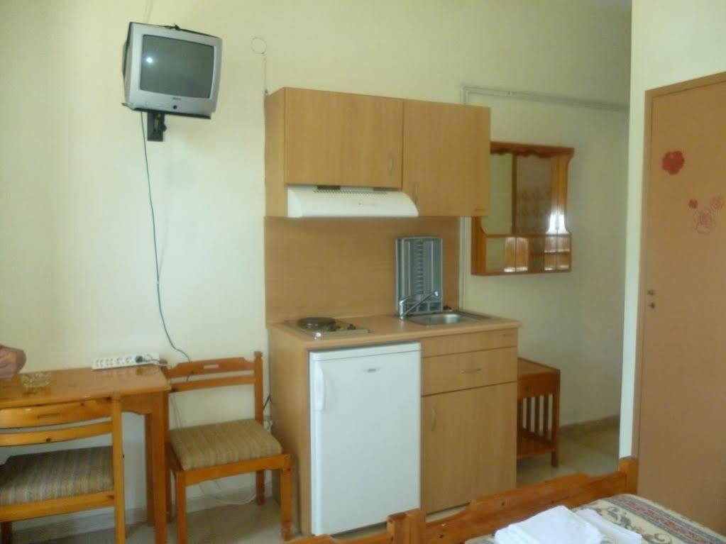 Astir Rooms Poros  Exterior photo