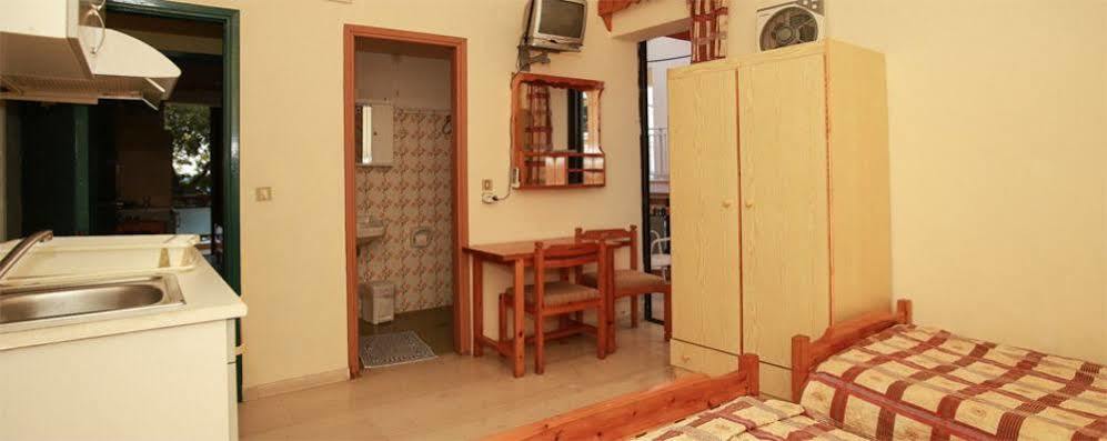 Astir Rooms Poros  Exterior photo